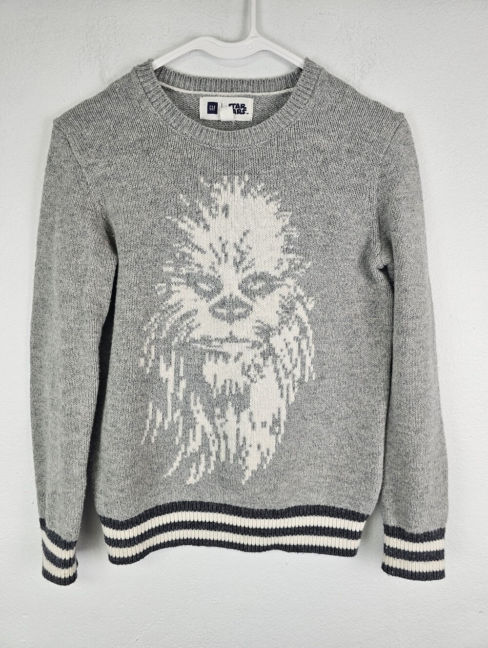 Gap Star Wars Chewbacca Gray Crewneck Sweater Cream Graphic Front Boys Sz M 8